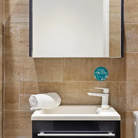 Bright & Modern Studio In פריז